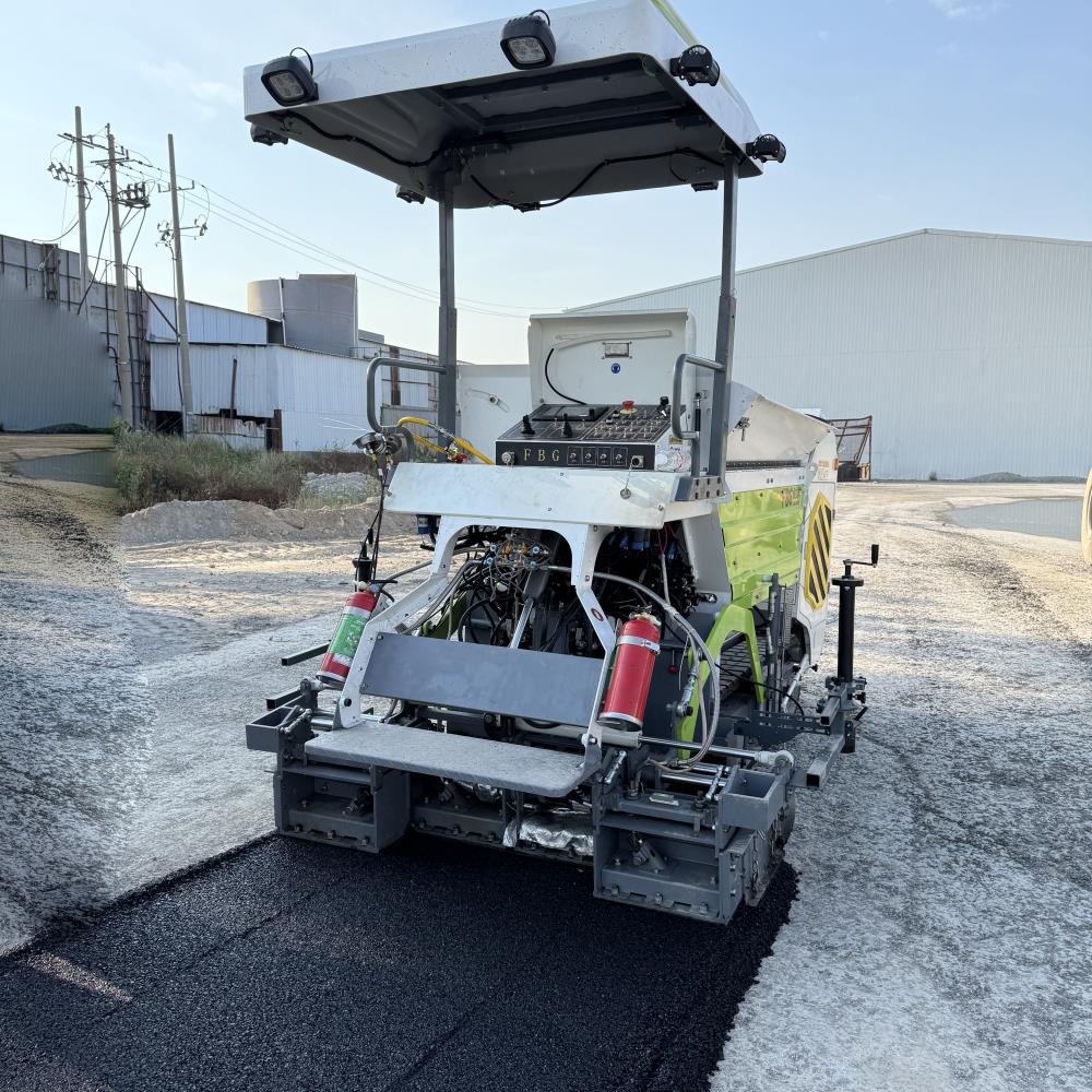 FBGAP2000-C Mini Crawler Asphalt Paver
